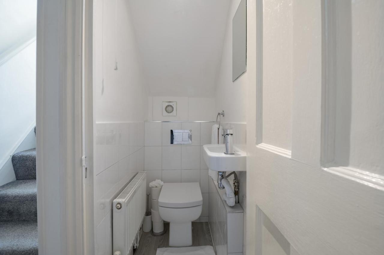 Stylish Sloane Square Close To Victoria By Underthedoormat Apartament